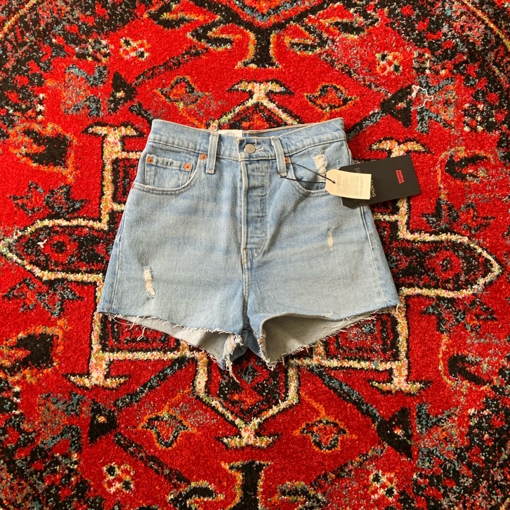 Levi’s Ribcage High Waisted Shorts